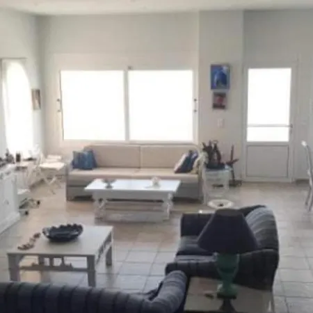 Charming 4-bed In Villa